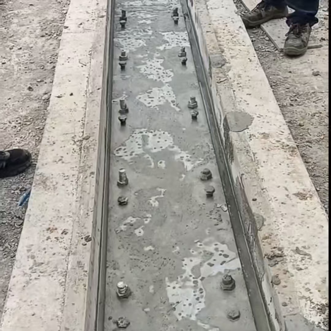 永顺港口码头起重机龙门吊重型机械设备稳固用早强快凝轨道胶泥